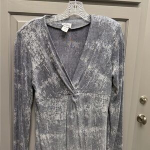 Travel in Comfort and style with this Gray Textured 2 piece pant set